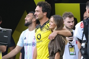 新欢胜旧爱胡梅尔斯告别赛不通知前妻&amp;7岁儿子，带小10岁女友