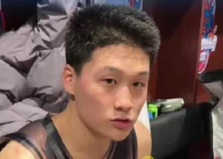 开云体育网址-太高效了，山东18岁小将王证生涯第二战登场3分钟轰下11分